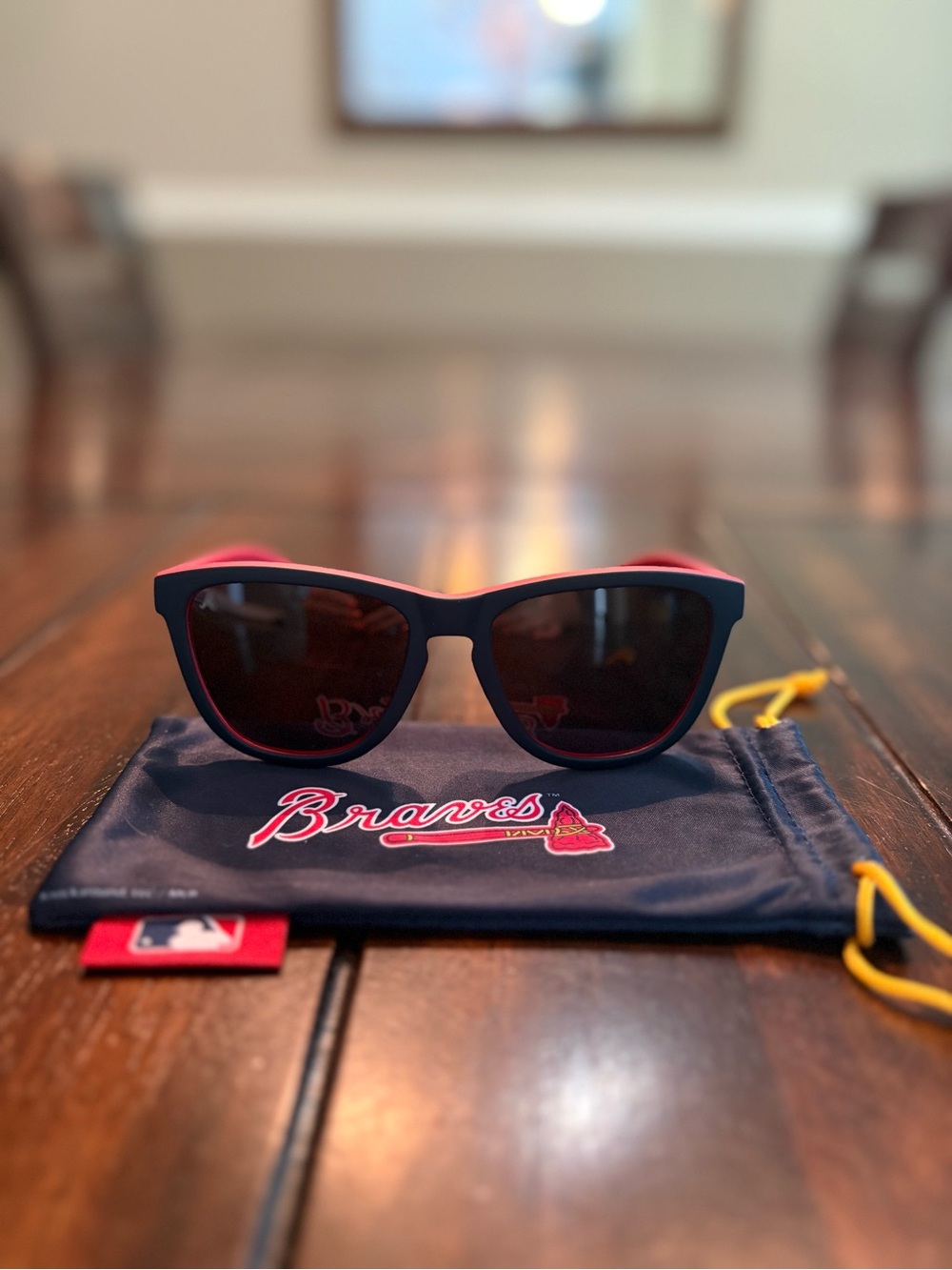 Atlanta Braves Sunglasses with Team Pouch - Navy & Red